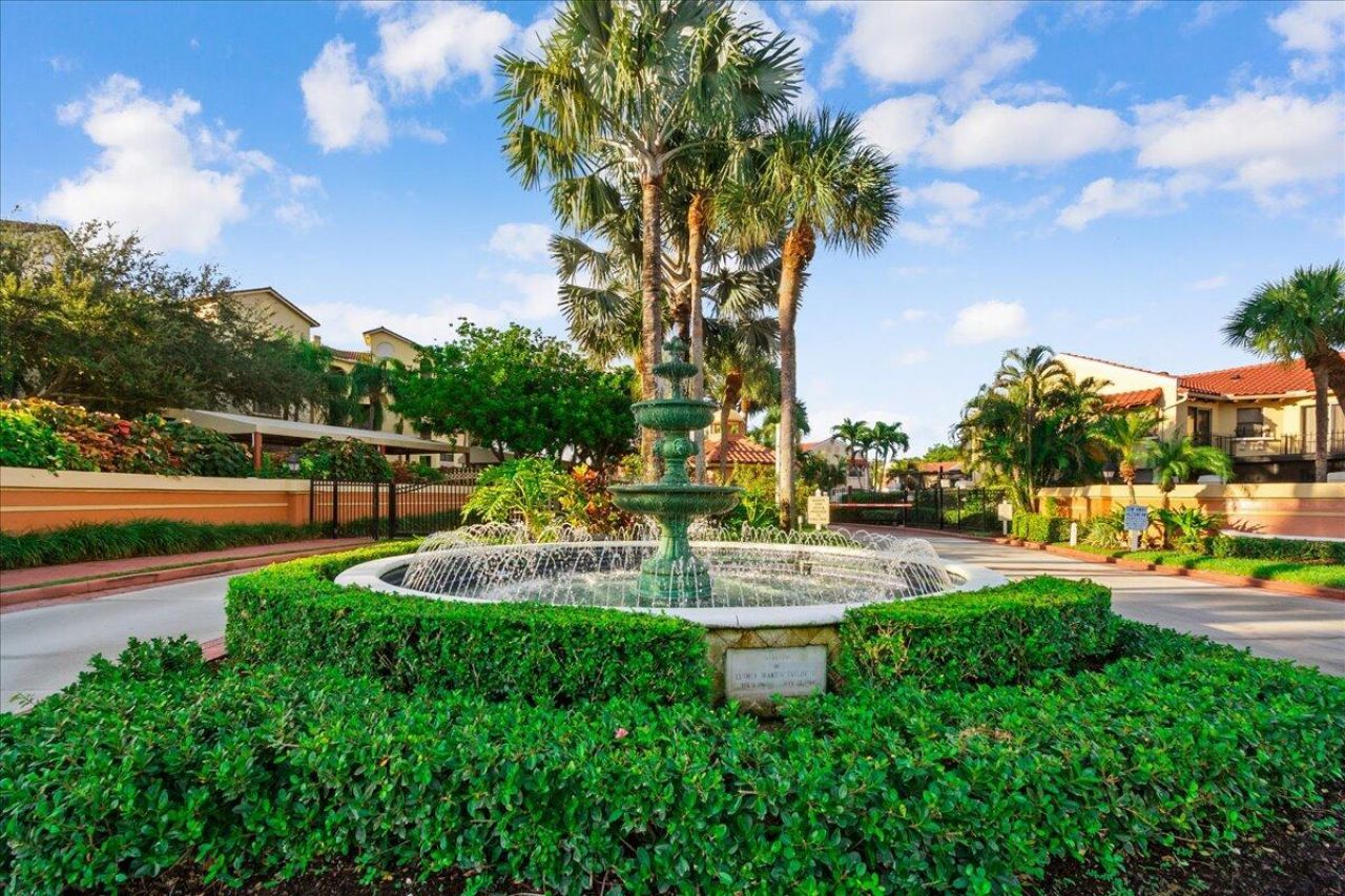 41 Uno Lago Drive, Juno Beach, FL 33408 Photo