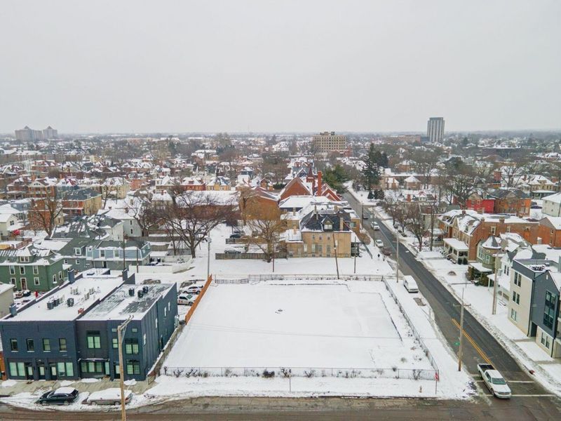 1258 E Oak Street, Columbus, OH 43205 Photo 3