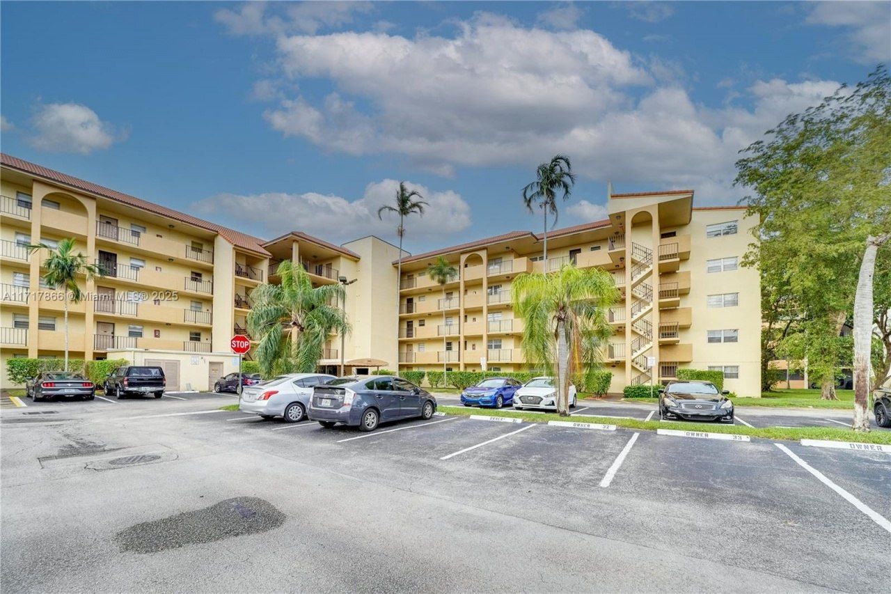 3905 N Nob Hill Rd, Unit 106, Sunrise, FL 33351 Photo