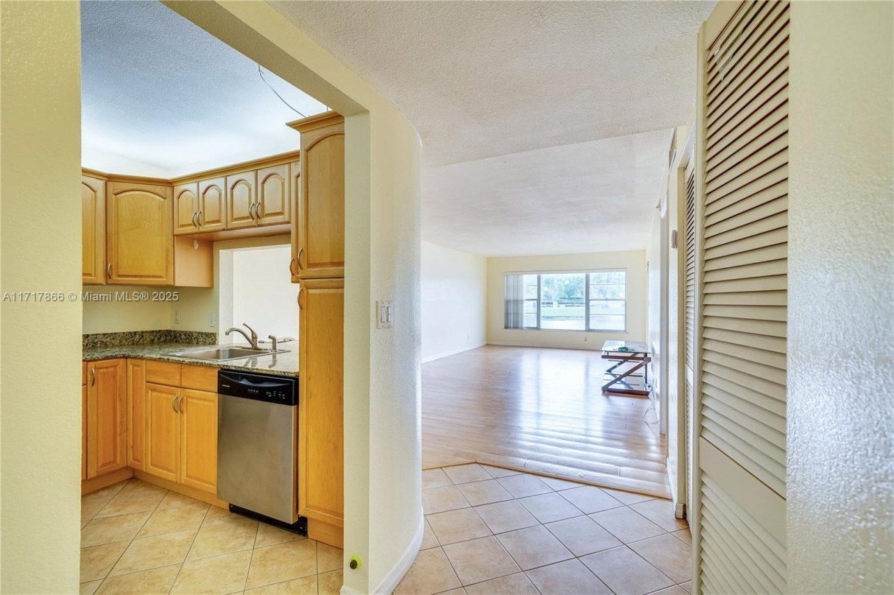3905 N Nob Hill Rd, Unit 106, Sunrise, FL 33351 Photo