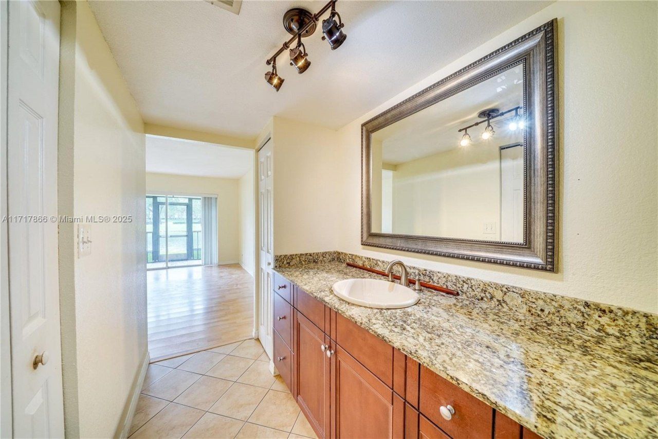 3905 N Nob Hill Rd, Unit 106, Sunrise, FL 33351 Photo