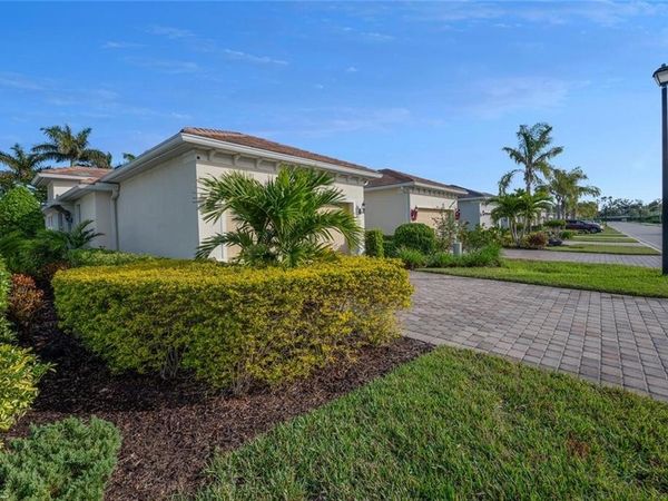 10709 Manatee Key LN, ESTERO, FL 33928