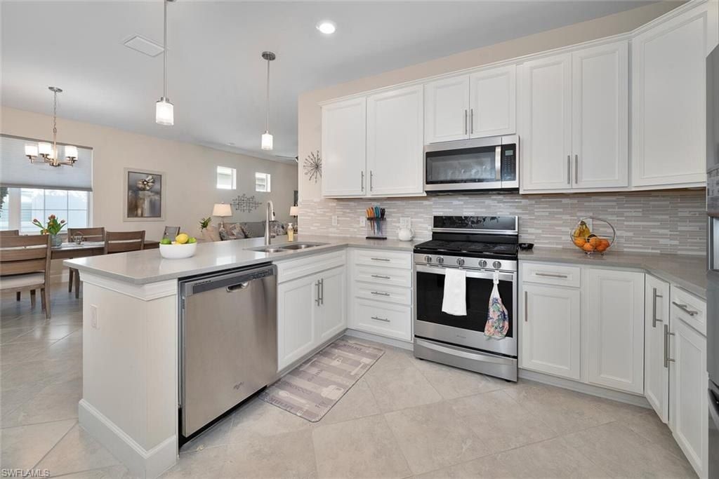 10709 Manatee Key Ln, Estero, FL 33928 Photo