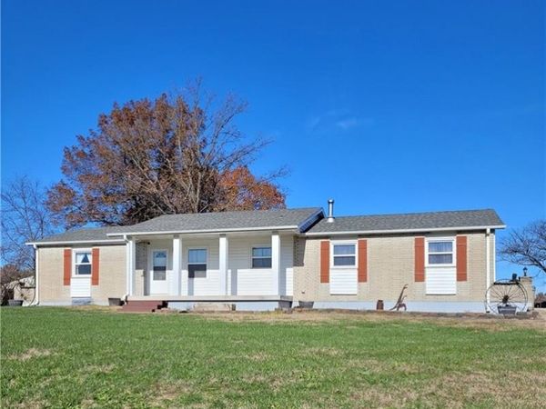 195 SE 250 Road, Warrensburg, MO 64093