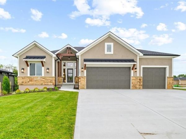 2202 SW Hook Farm Drive, Lee's Summit, MO 64082