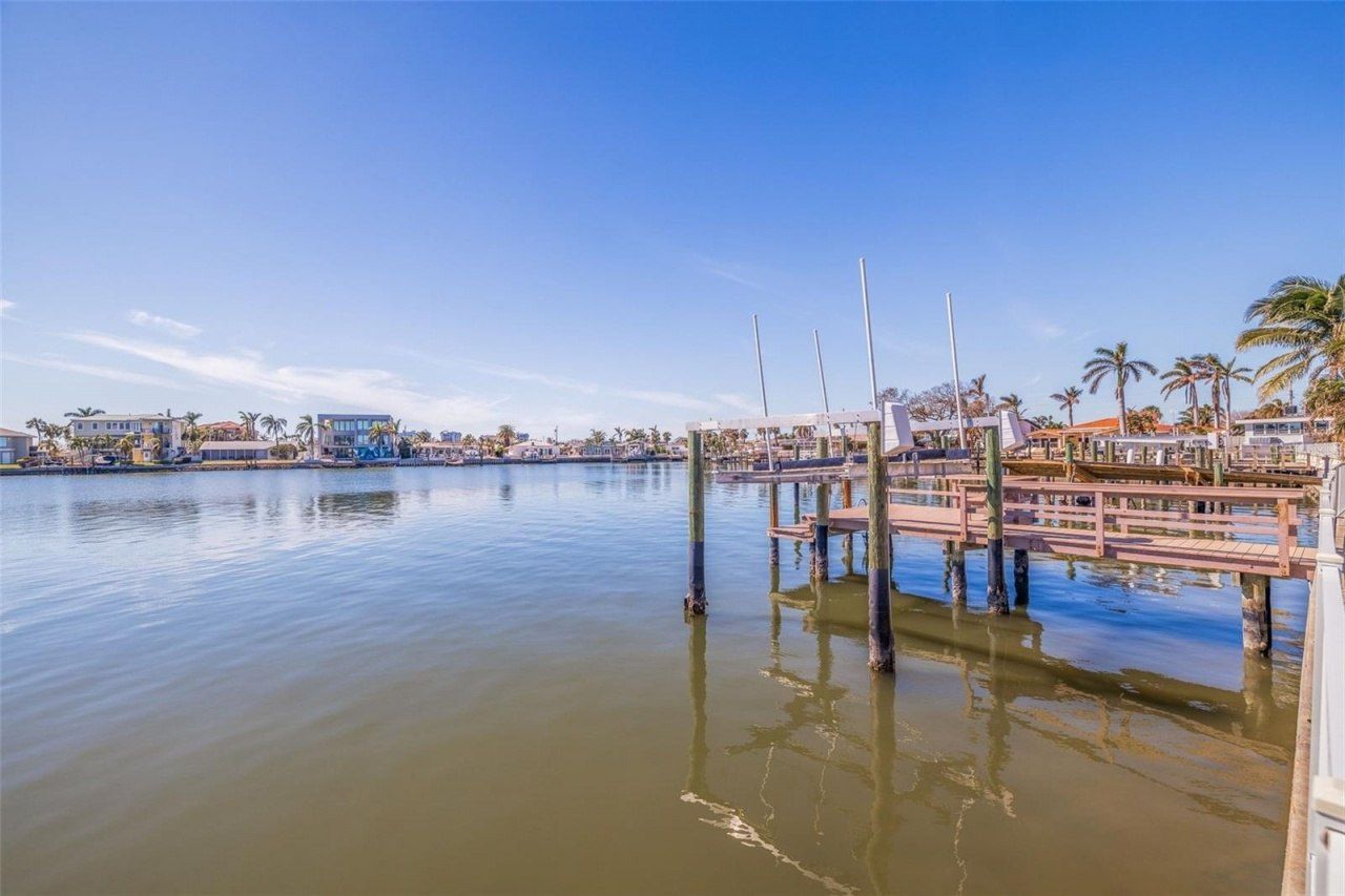 7874 9th Avenue S, Saint Petersburg, FL 33707 Photo