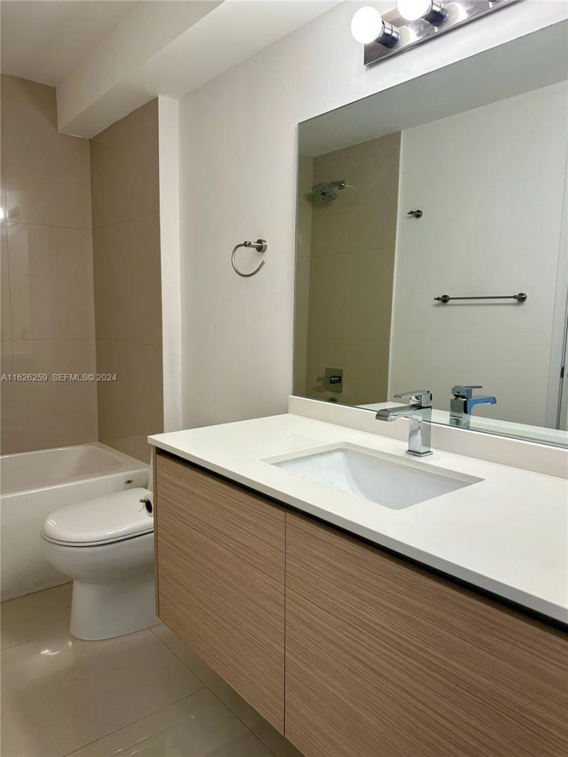 600 NE 27th St, Unit 2302, Miami, FL 33137 Photo