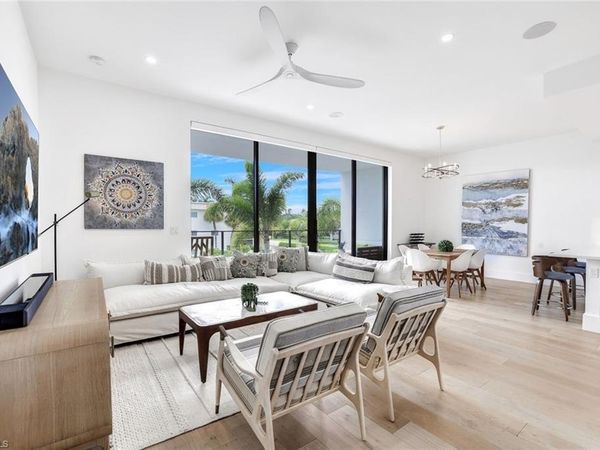 850 Central AVE, Unit 207, NAPLES, FL 34102