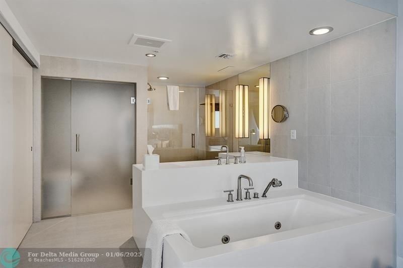 3101 Bayshore Drive, Unit 2409, Fort Lauderdale, FL 33304 Photo