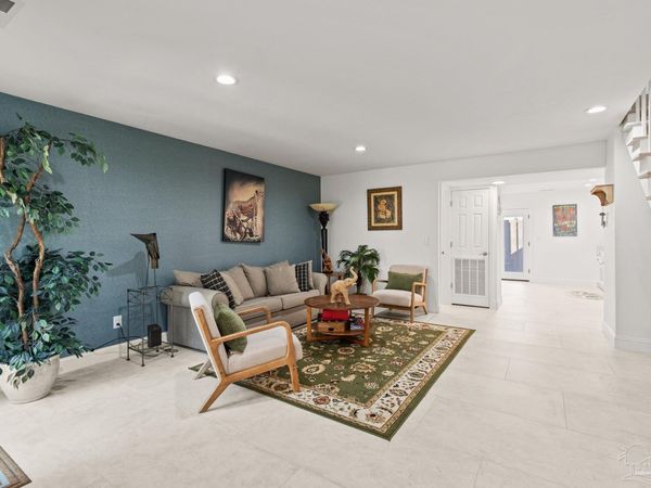 4735 Huron Dr, Pensacola, FL 32507