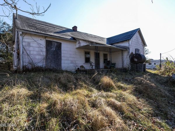 176 Moulton Rd, Fall Branch, TN 37656