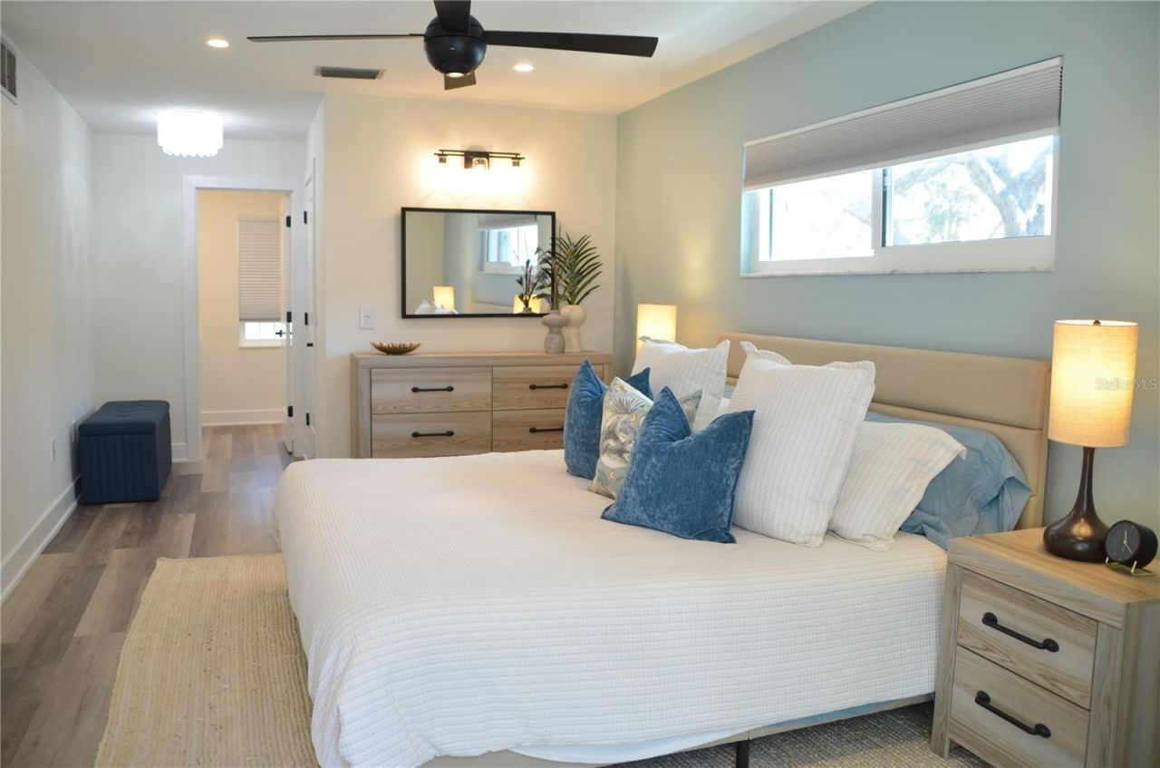 726 Birdsong Lane, Sarasota, FL 34242 Photo