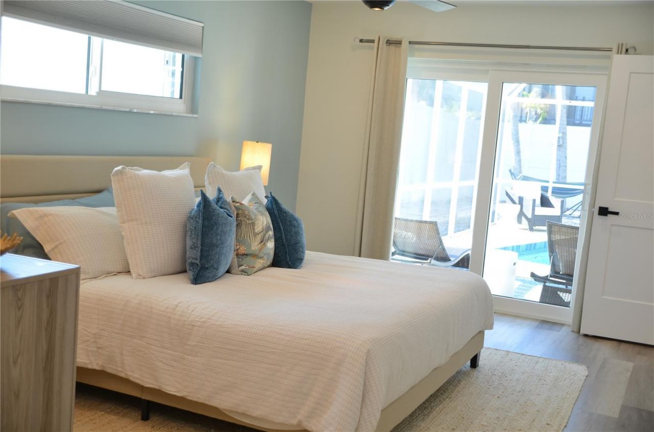 726 Birdsong Lane, Sarasota, FL 34242 Photo