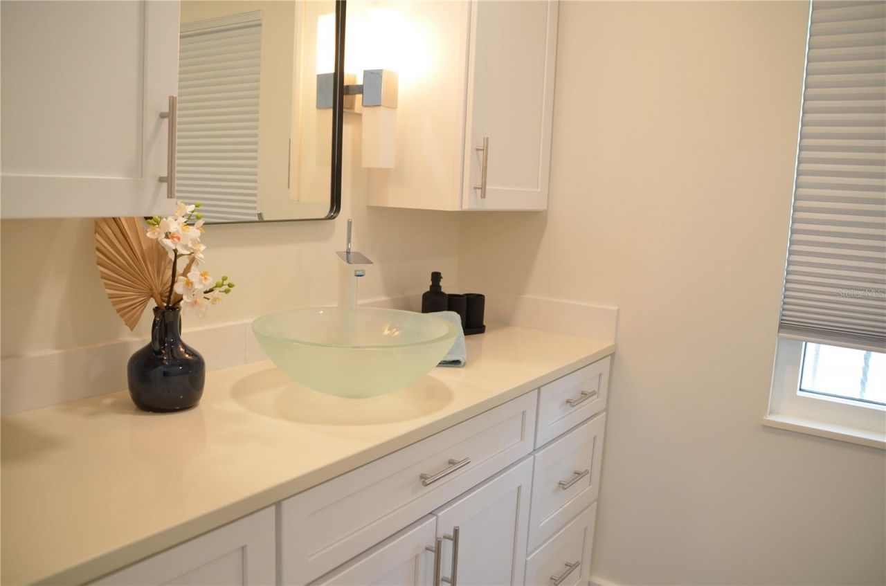 726 Birdsong Lane, Sarasota, FL 34242 Photo