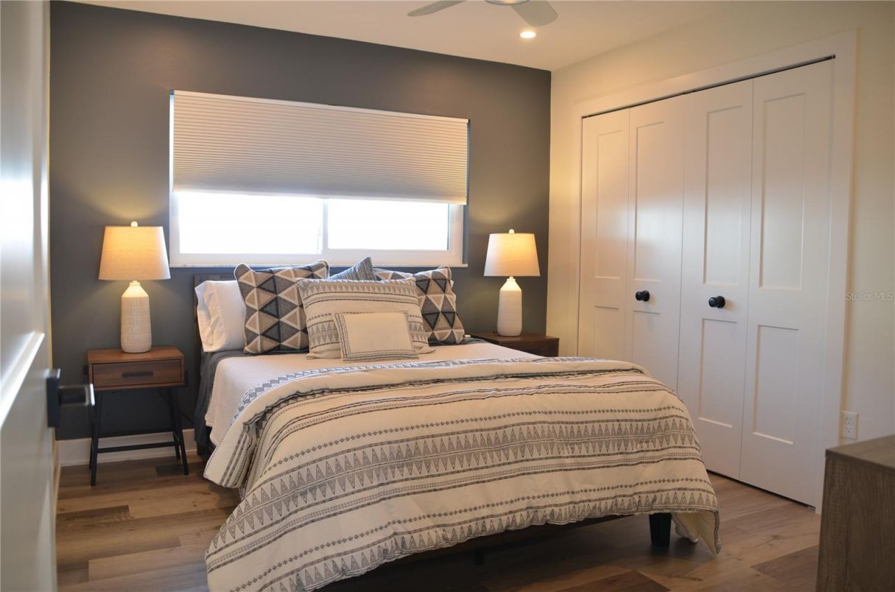 726 Birdsong Lane, Sarasota, FL 34242 Photo