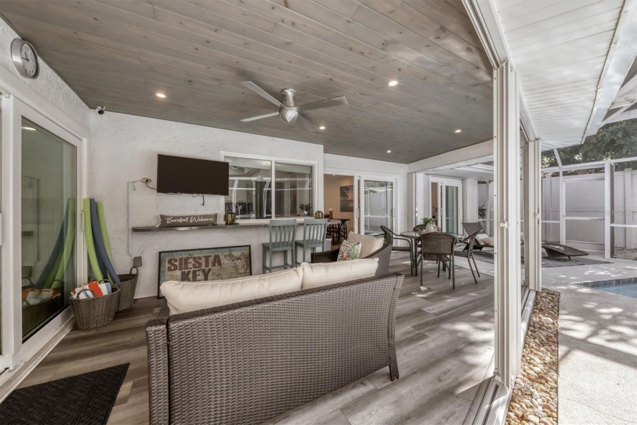 726 Birdsong Lane, Sarasota, FL 34242 Photo