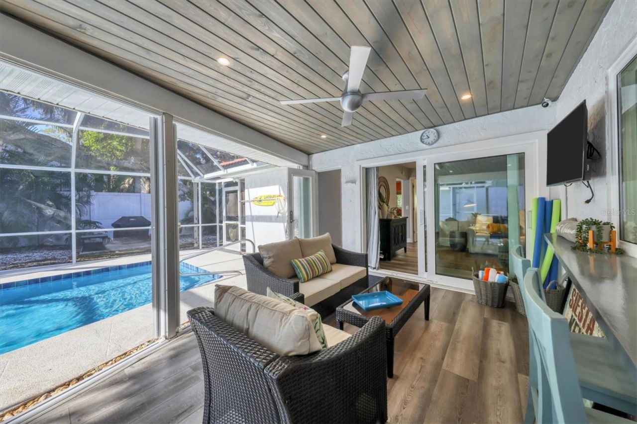 726 Birdsong Lane, Sarasota, FL 34242 Photo