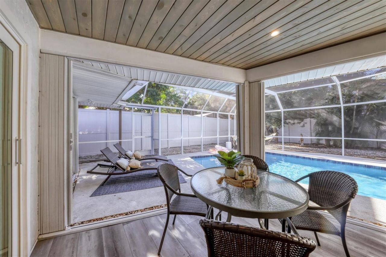 726 Birdsong Lane, Sarasota, FL 34242 Photo