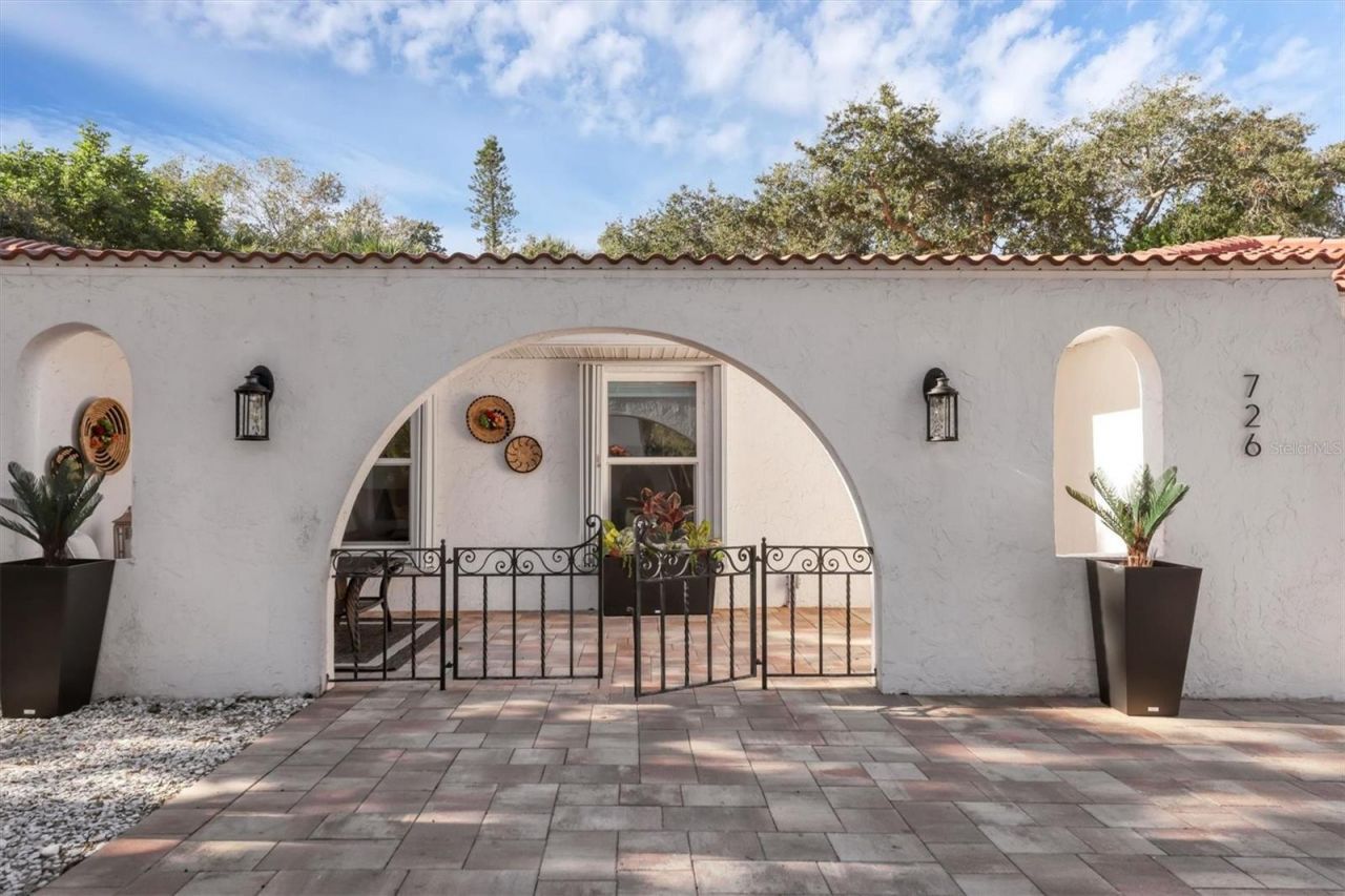 726 Birdsong Lane, Sarasota, FL 34242 Photo