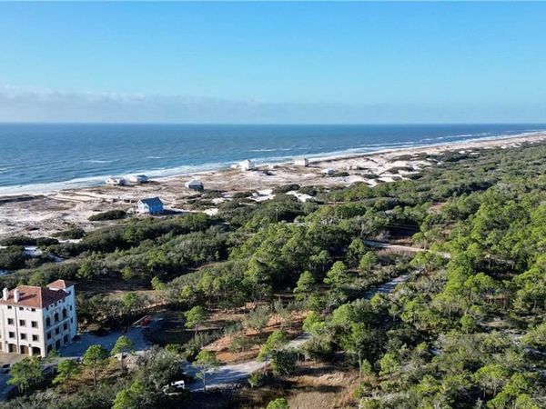 123 Kelly Lane, Gulf Shores, AL 36542