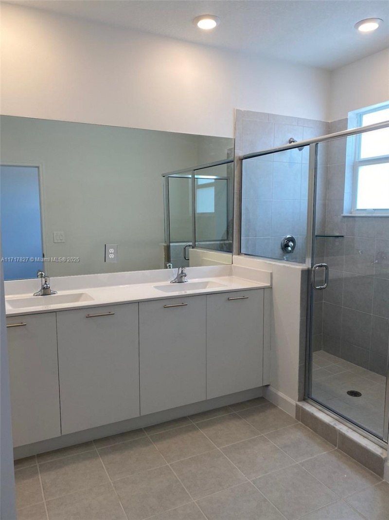 12623 NW 24th Ave, Unit 12623, Miami, FL 33167 Photo