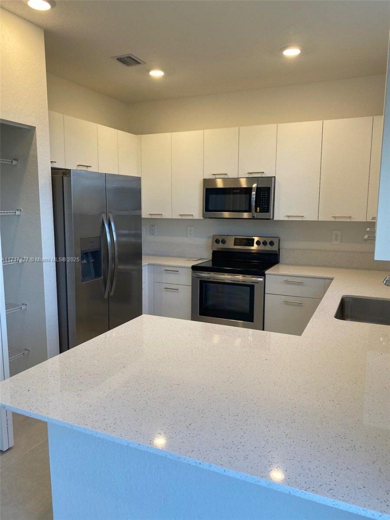 12623 NW 24th Ave, Unit 12623, Miami, FL 33167 Photo