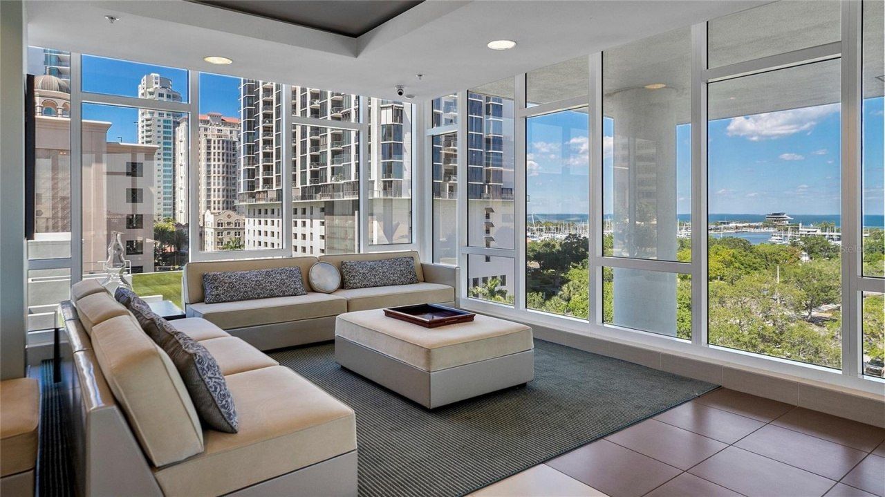 175 1st Street S, Unit 704, Saint Petersburg, FL 33701 Photo