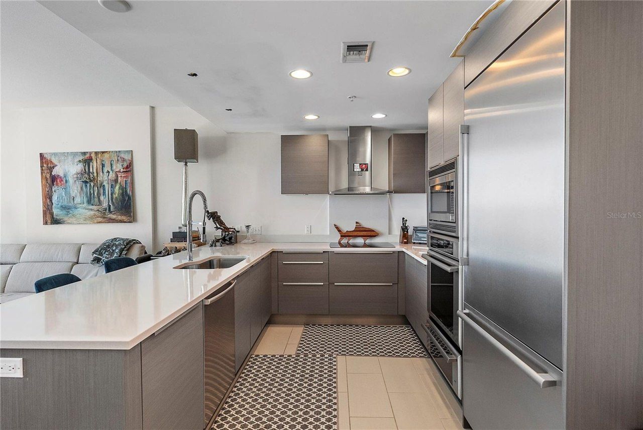 175 1st Street S, Unit 704, Saint Petersburg, FL 33701 Photo