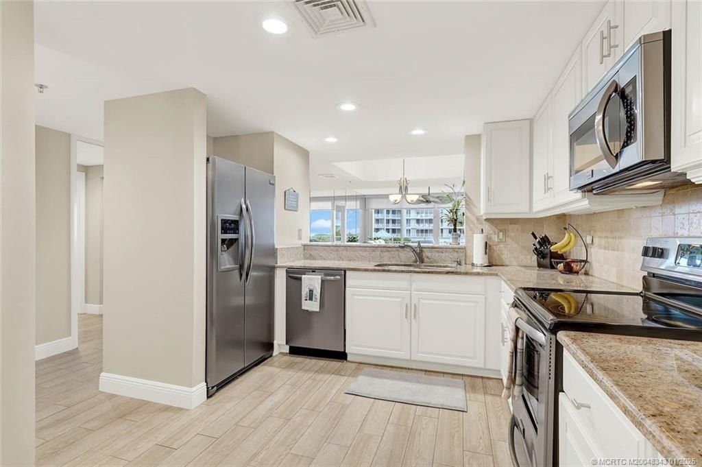 579 NE Plantation Road, Unit S108, Stuart, FL 34996 Photo