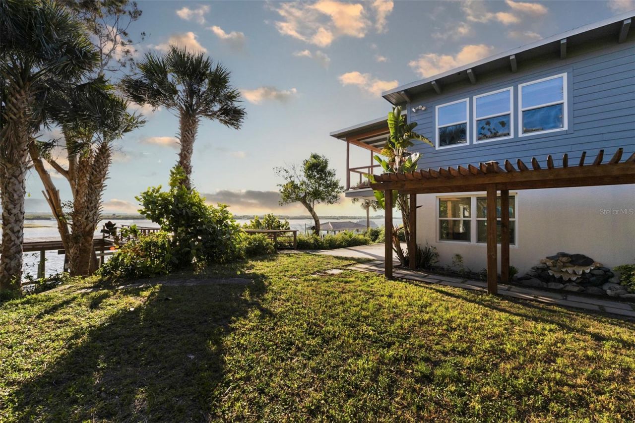 1324 N Peninsula Avenue, New Smyrna Beach, FL 32169 Photo