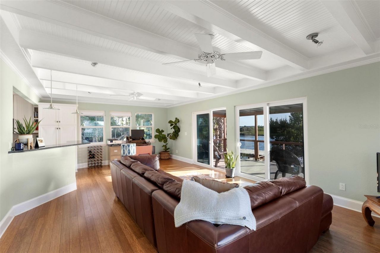 1324 N Peninsula Avenue, New Smyrna Beach, FL 32169 Photo