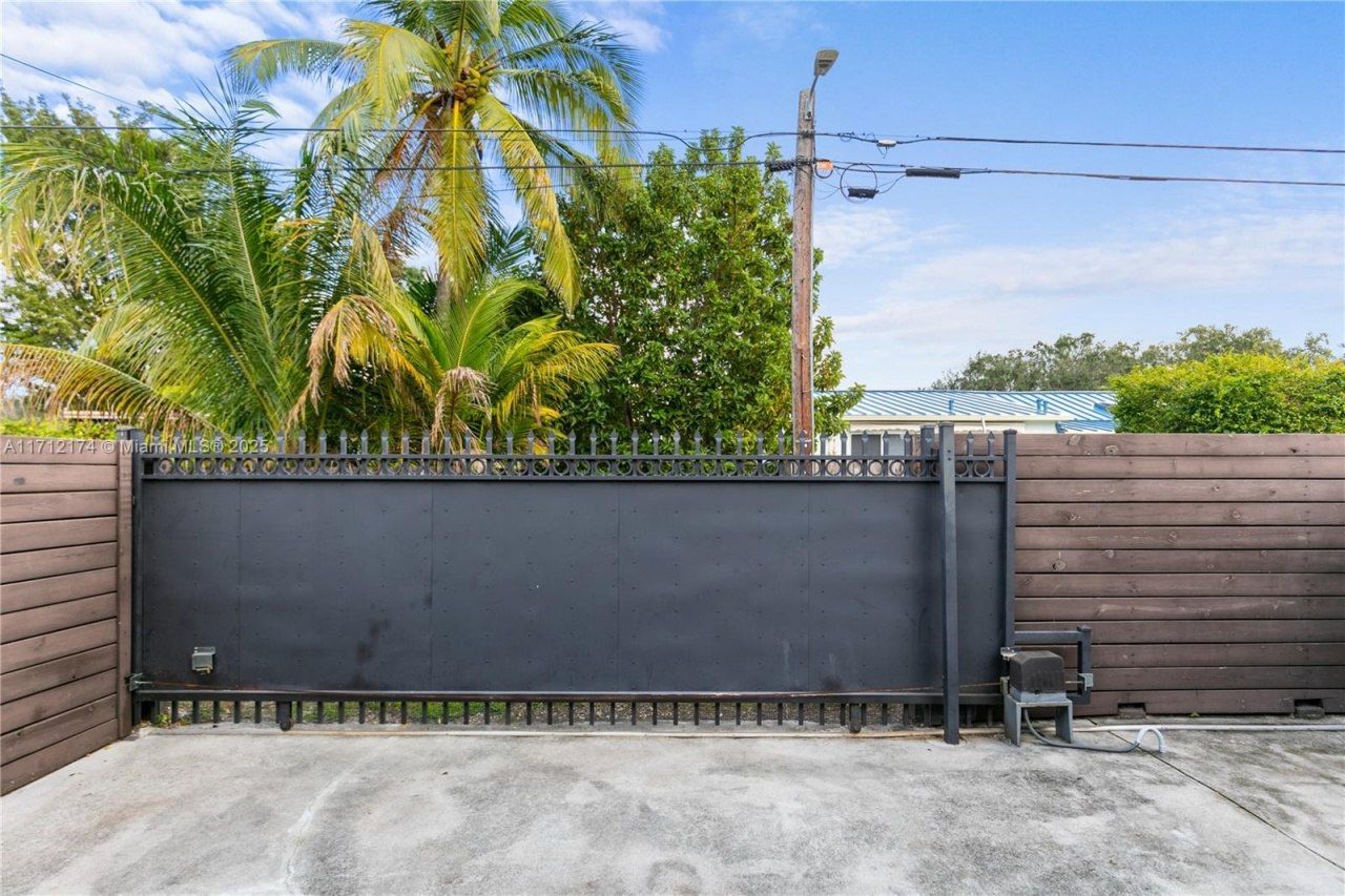 341 NW 67th Ave, Miami Springs, FL 33166 Photo