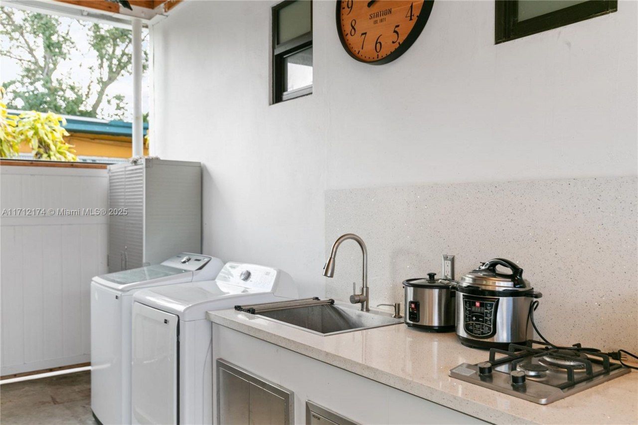 341 NW 67th Ave, Miami Springs, FL 33166 Photo