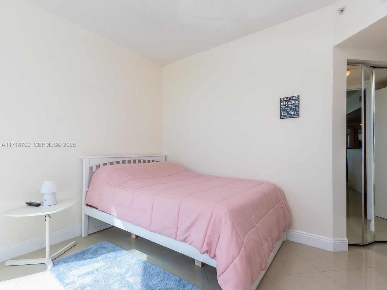 16699 Collins Ave, Unit 1709, Sunny Isles Beach, FL 33160 Photo