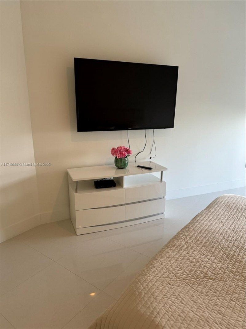 16001 Collins Ave, Unit 2605, Sunny Isles Beach, FL 33160 Photo