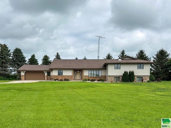 47902 170th Ave, Laurens, IA 50554