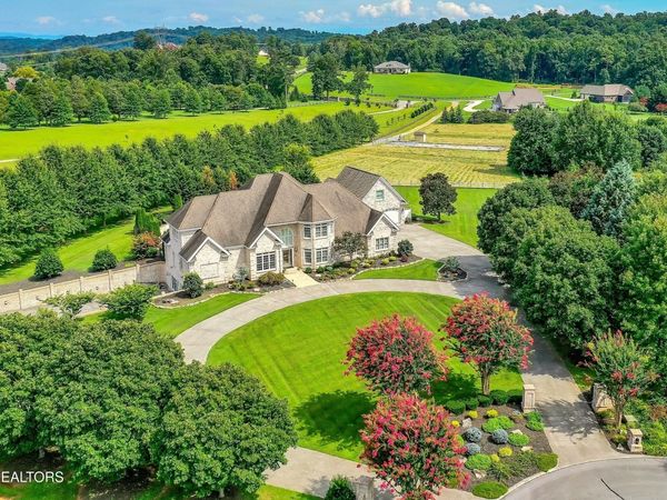 3930 Jackson Bend Drive, Louisville, TN 37777