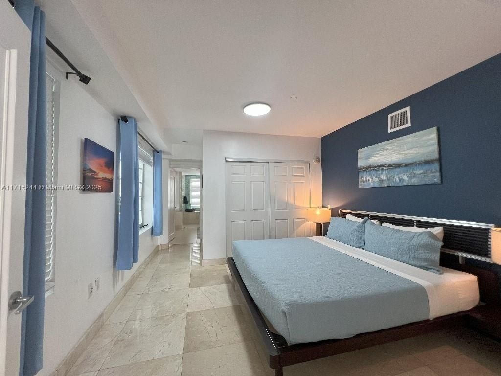 1250 Ocean Dr, Unit 3F, Miami Beach, FL 33139 Photo