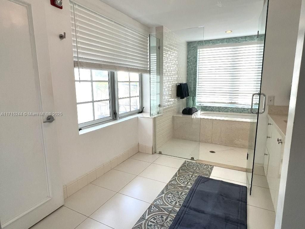 1250 Ocean Dr, Unit 3F, Miami Beach, FL 33139 Photo