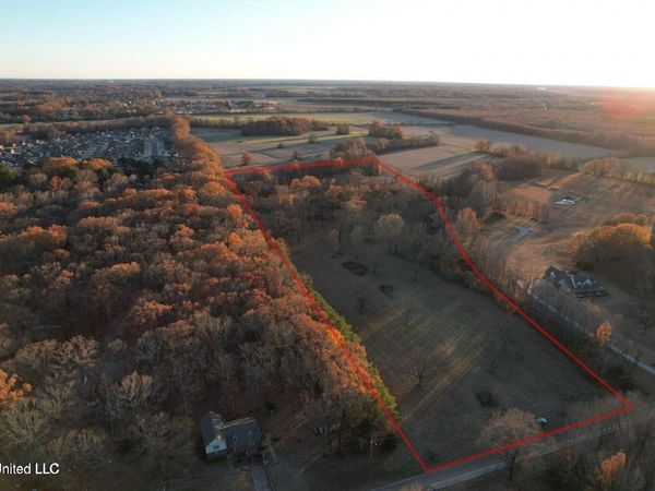 2001 W Oak Grove Road, Hernando, MS 38632