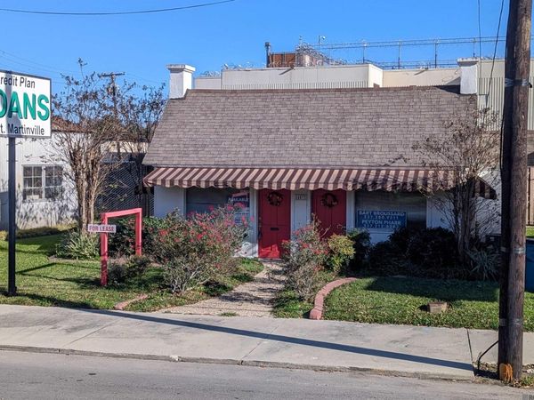 407 S Main St, St Martinville, LA 70582