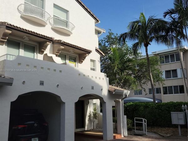 2005 Oceanwalk Ter, Lauderdale By The Sea, FL 33062
