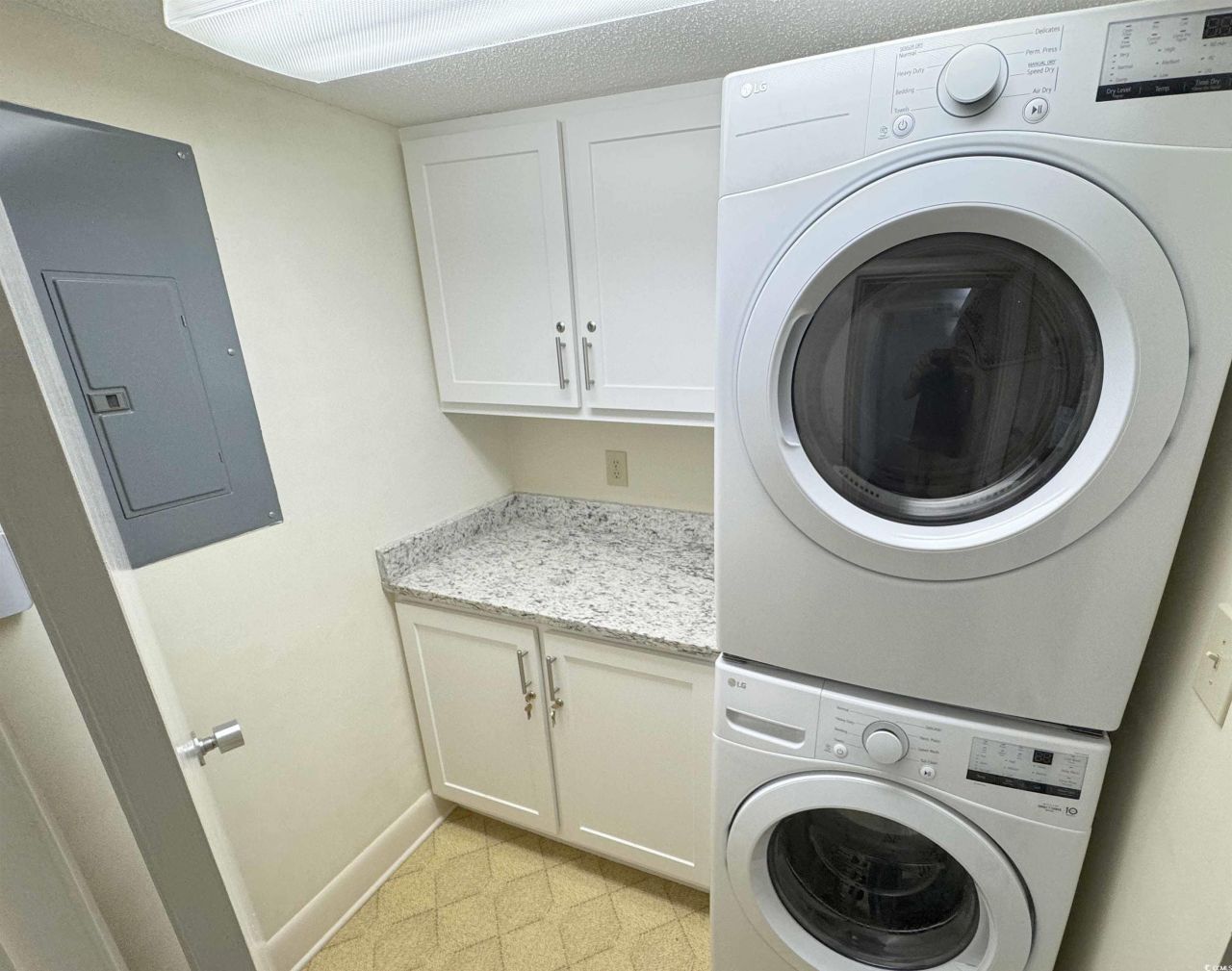 645 Retreat Beach Circle Photo 18