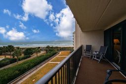 645 Retreat Beach Circle photo 4