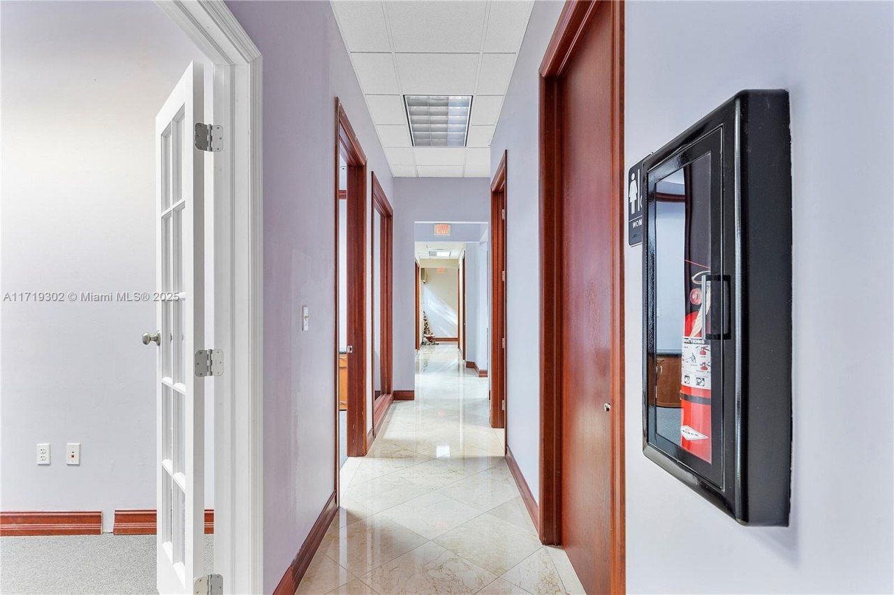 2883 Executive Park Dr, Unit 200, Weston, FL 33331 Photo