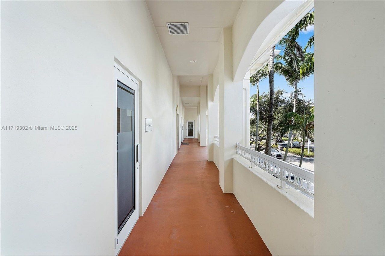 2883 Executive Park Dr, Unit 200, Weston, FL 33331 Photo