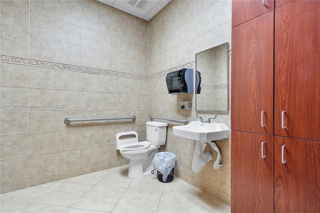 2883 Executive Park Dr, Unit 200, Weston, FL 33331 Photo