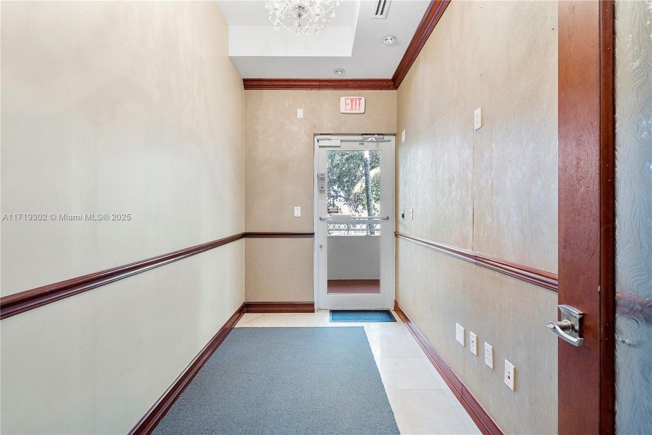 2883 Executive Park Dr, Unit 200, Weston, FL 33331 Photo