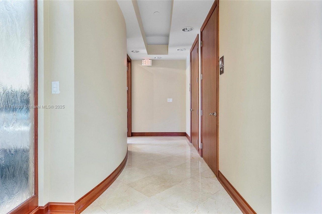 2883 Executive Park Dr, Unit 200, Weston, FL 33331 Photo