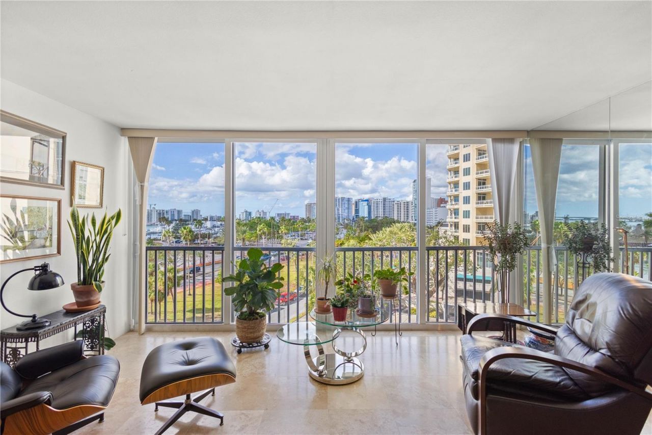 435 S Gulfstream Avenue, Unit 604, Sarasota, FL 34236 Photo